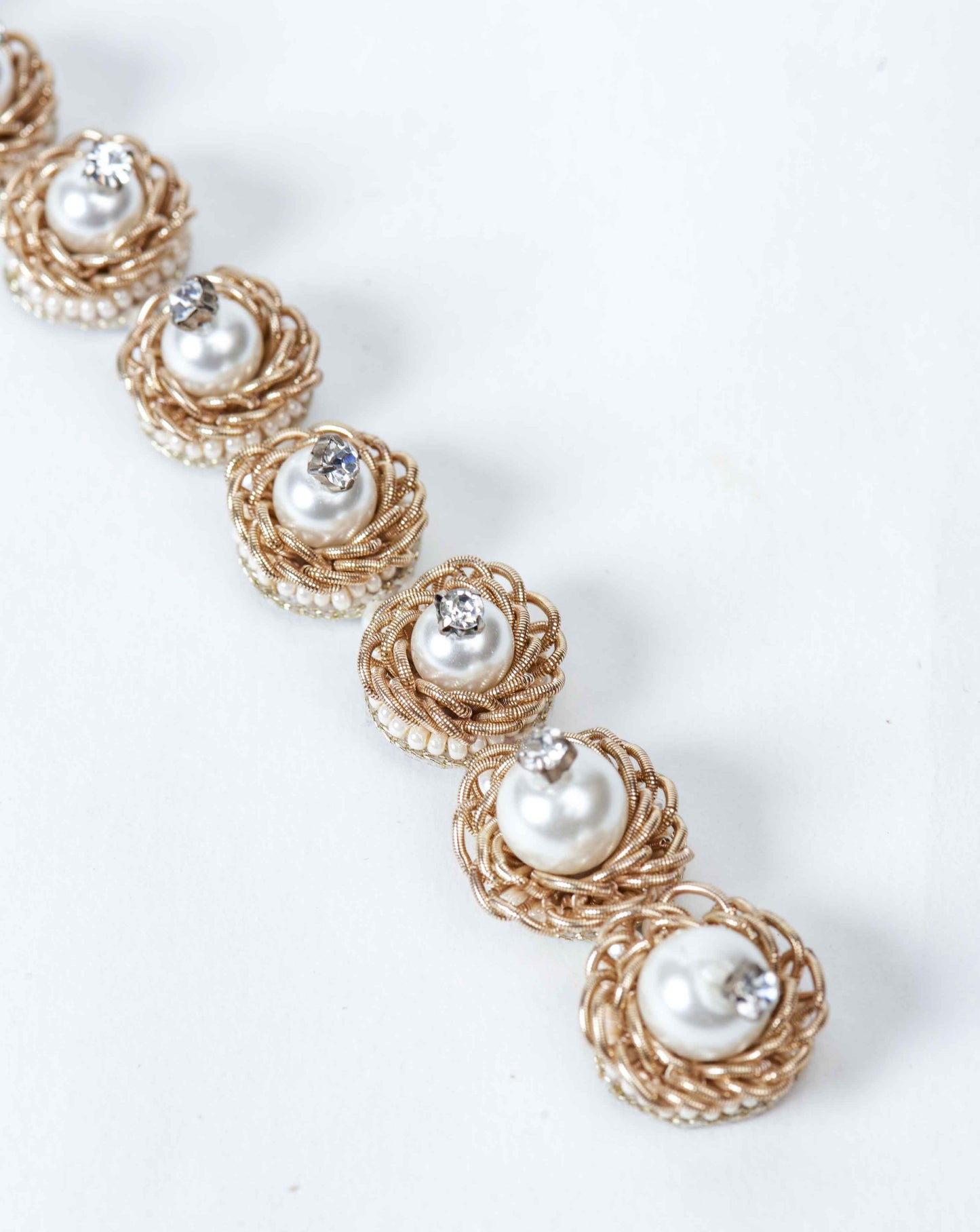 Magnolia Pearl Maangtika